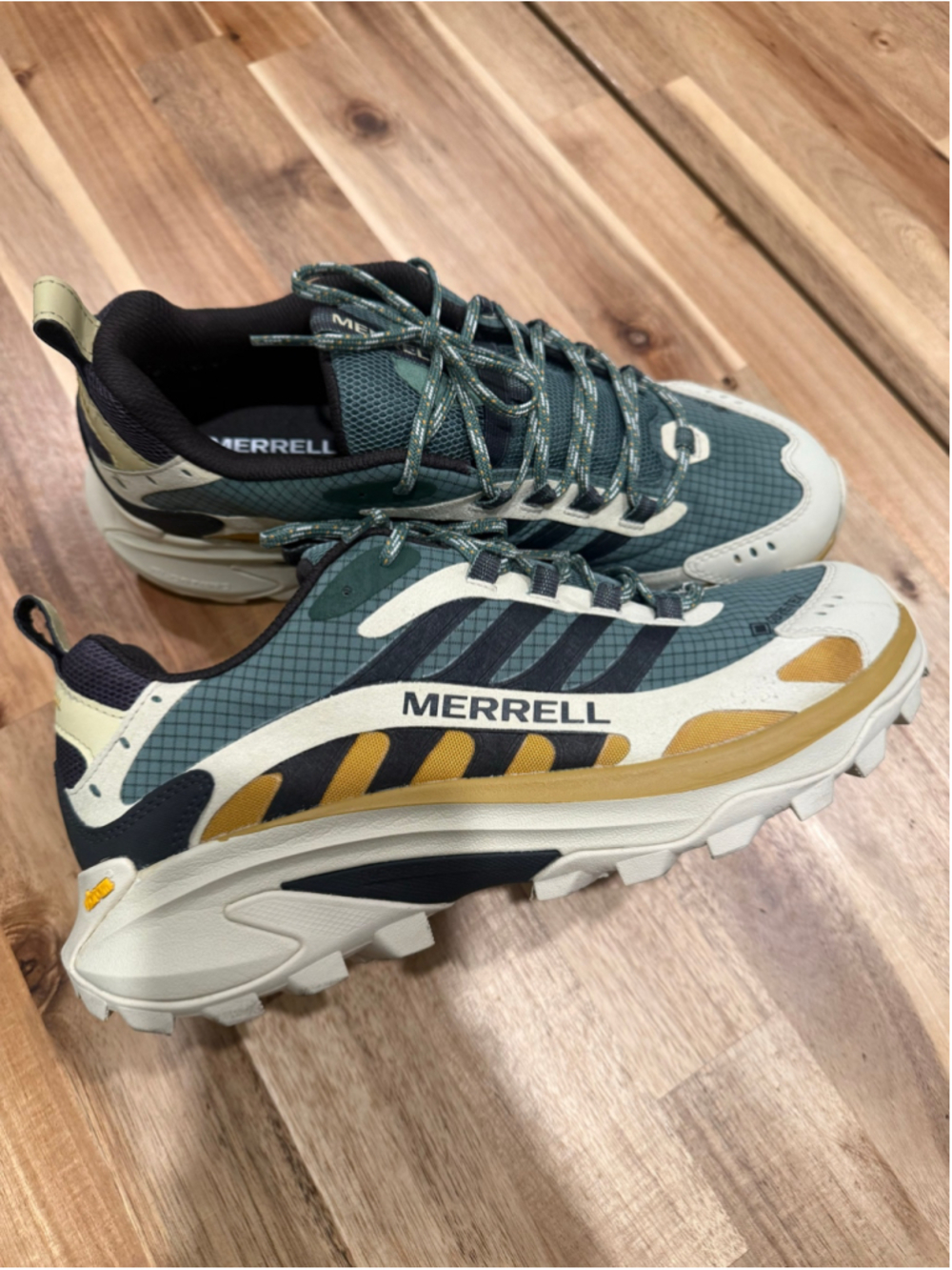 Men’s Merrell Sneakers Green and Yellow Size Standard
